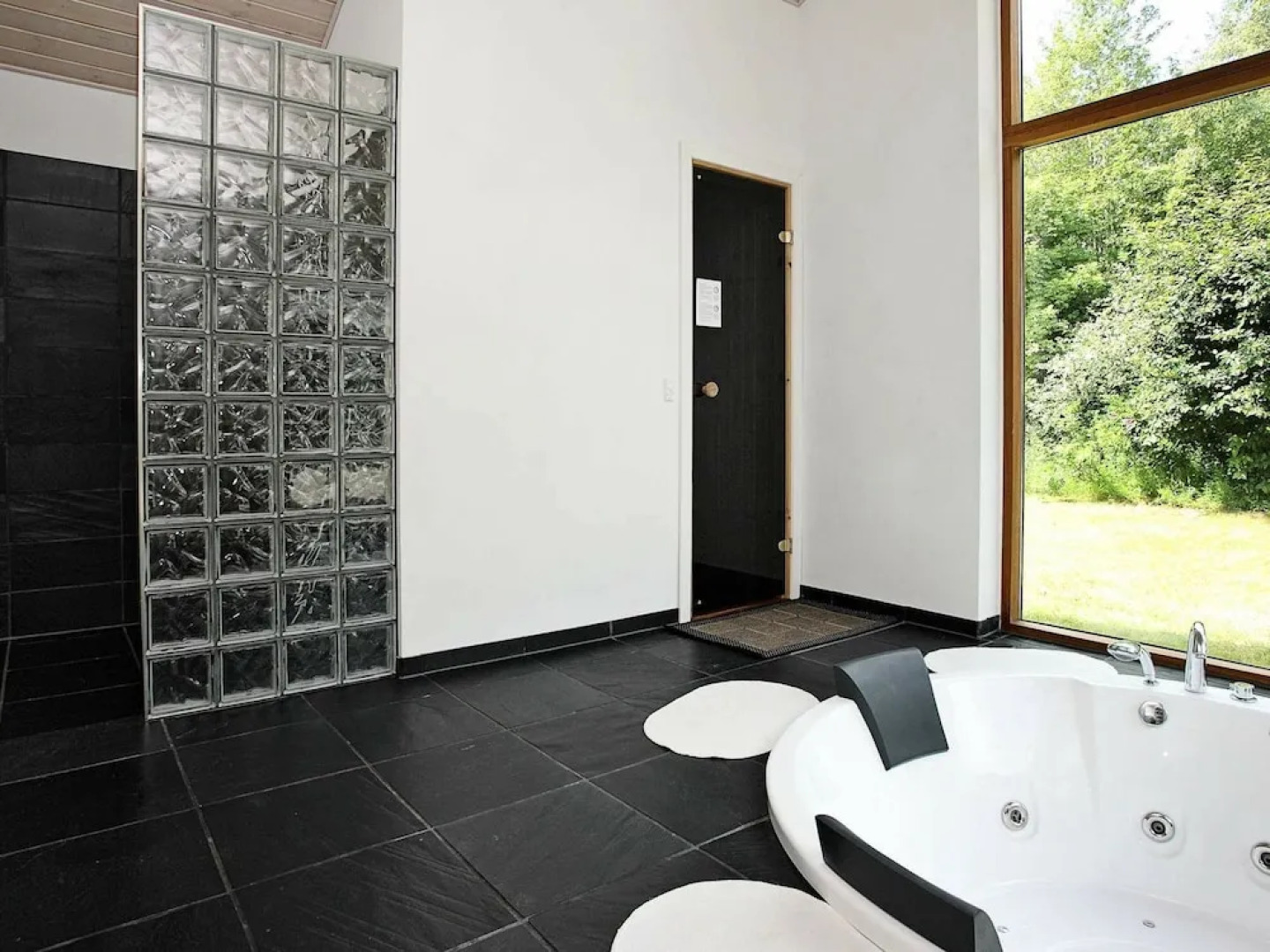 10 Person Holiday Home in Albaek