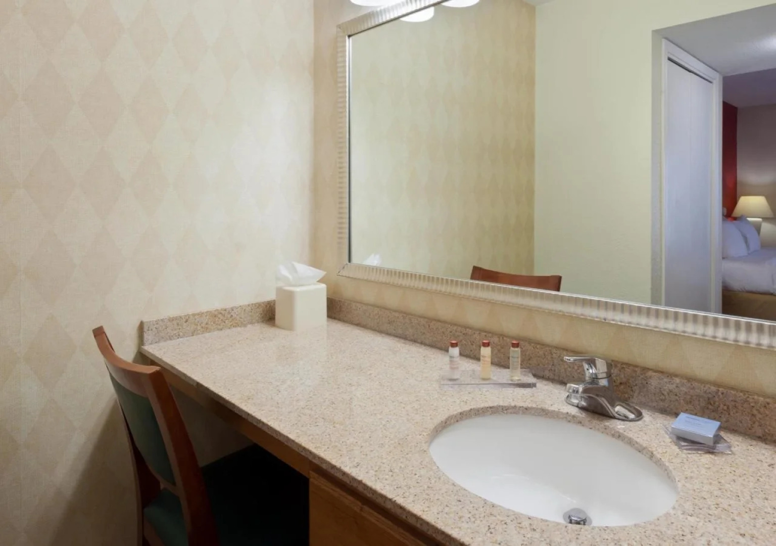 Hawthorn Suites by Wyndham Dearborn/Detroit