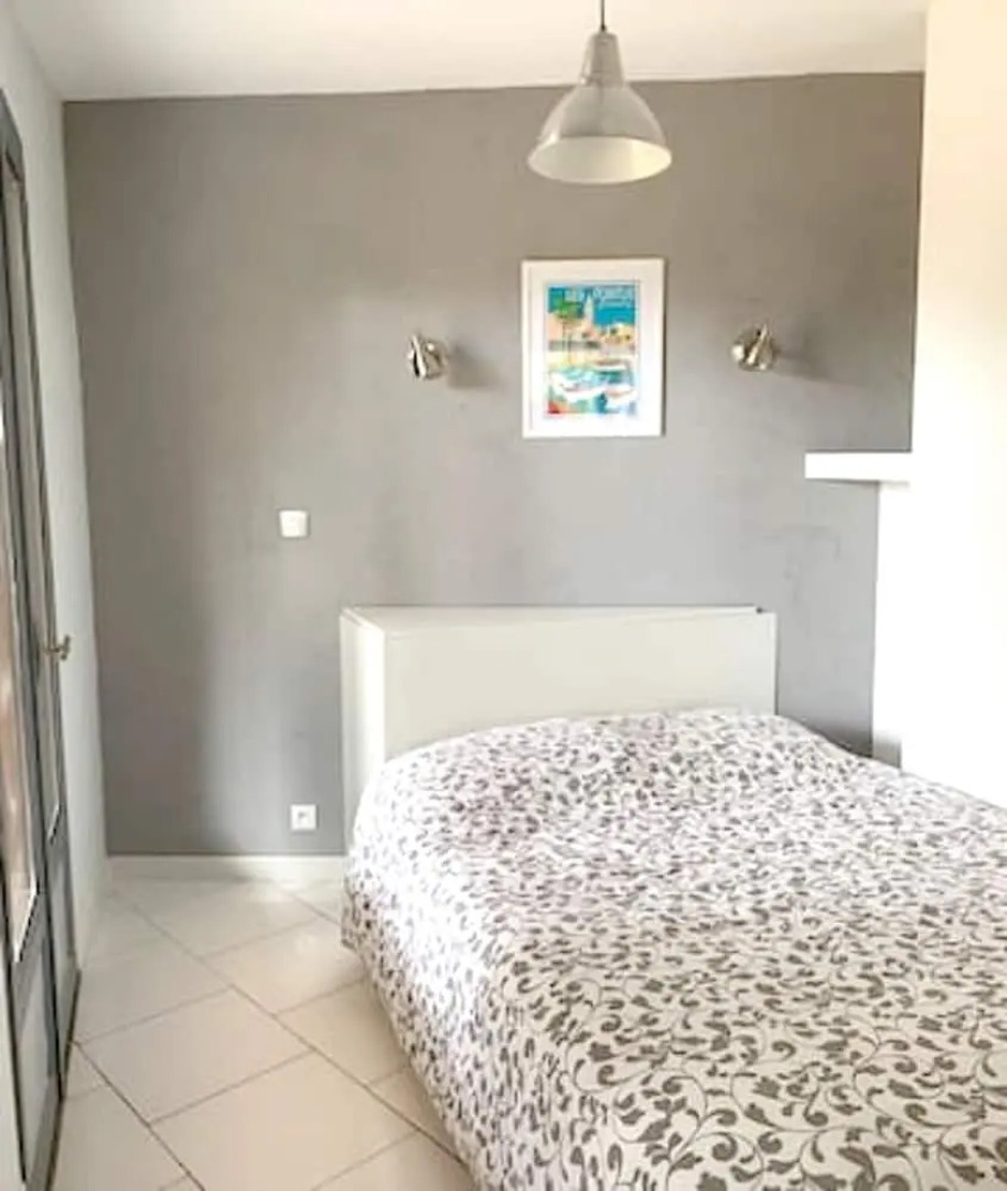 Apartment With one Bedroom in Sanary-sur-mer, With Enclosed Garden and Wifi
