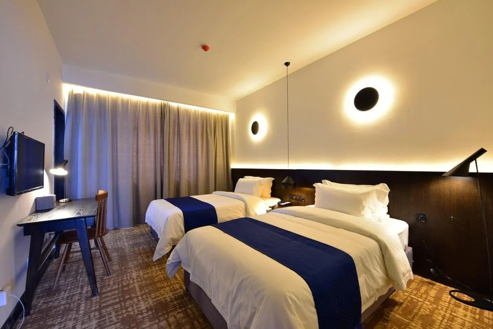 Sweet Valley Foso Hotel