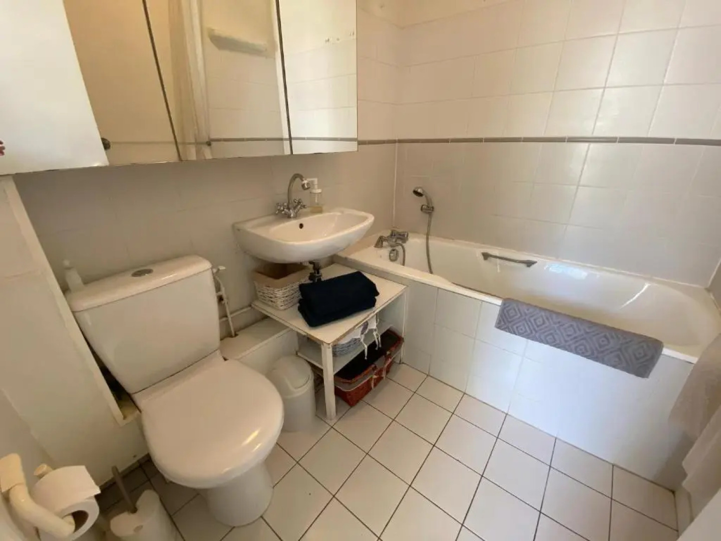 L'académie de Clémence, Guest House Paris-Roland-Garros