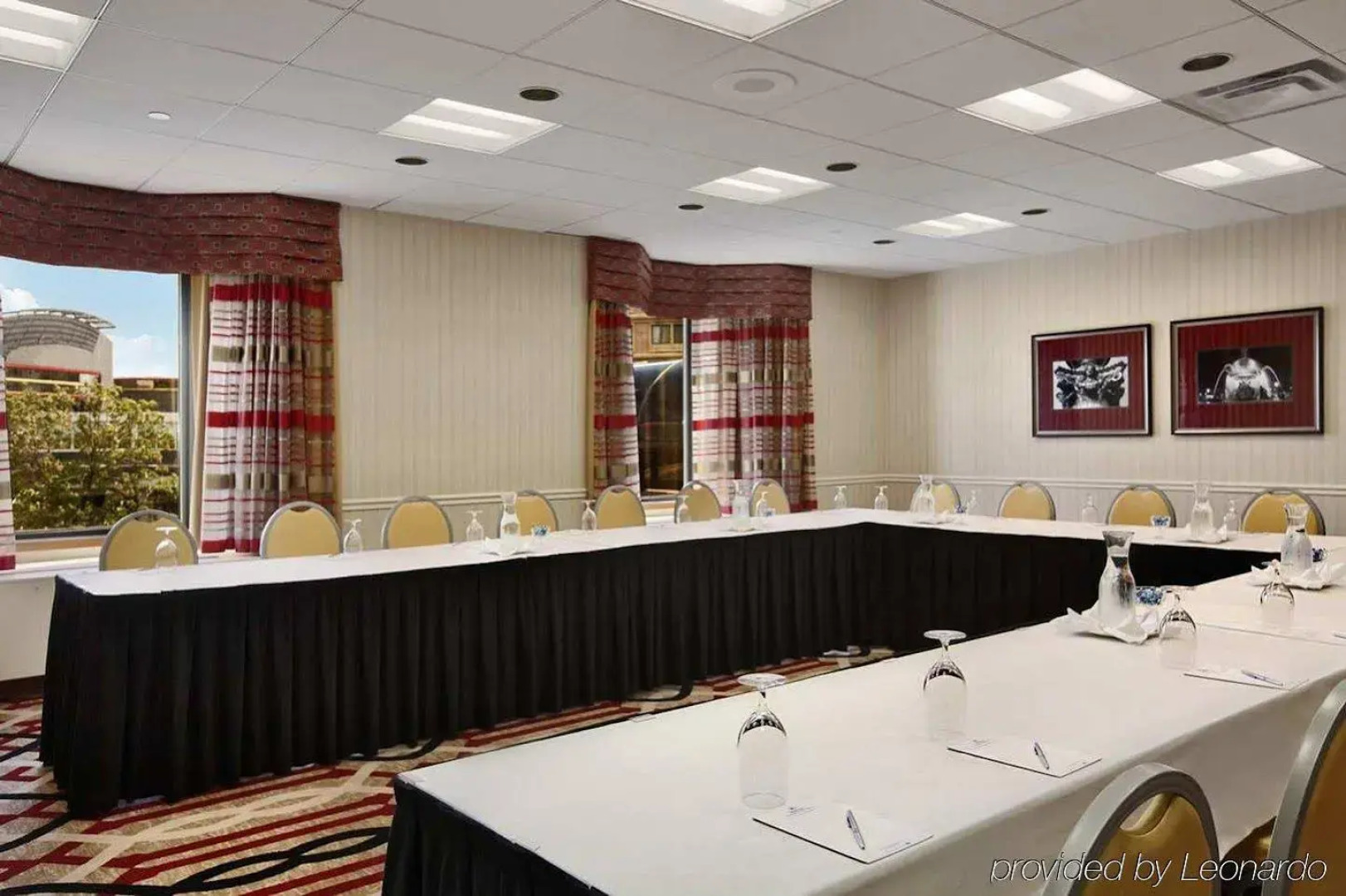 Hilton Rosemont Chicago O'Hare