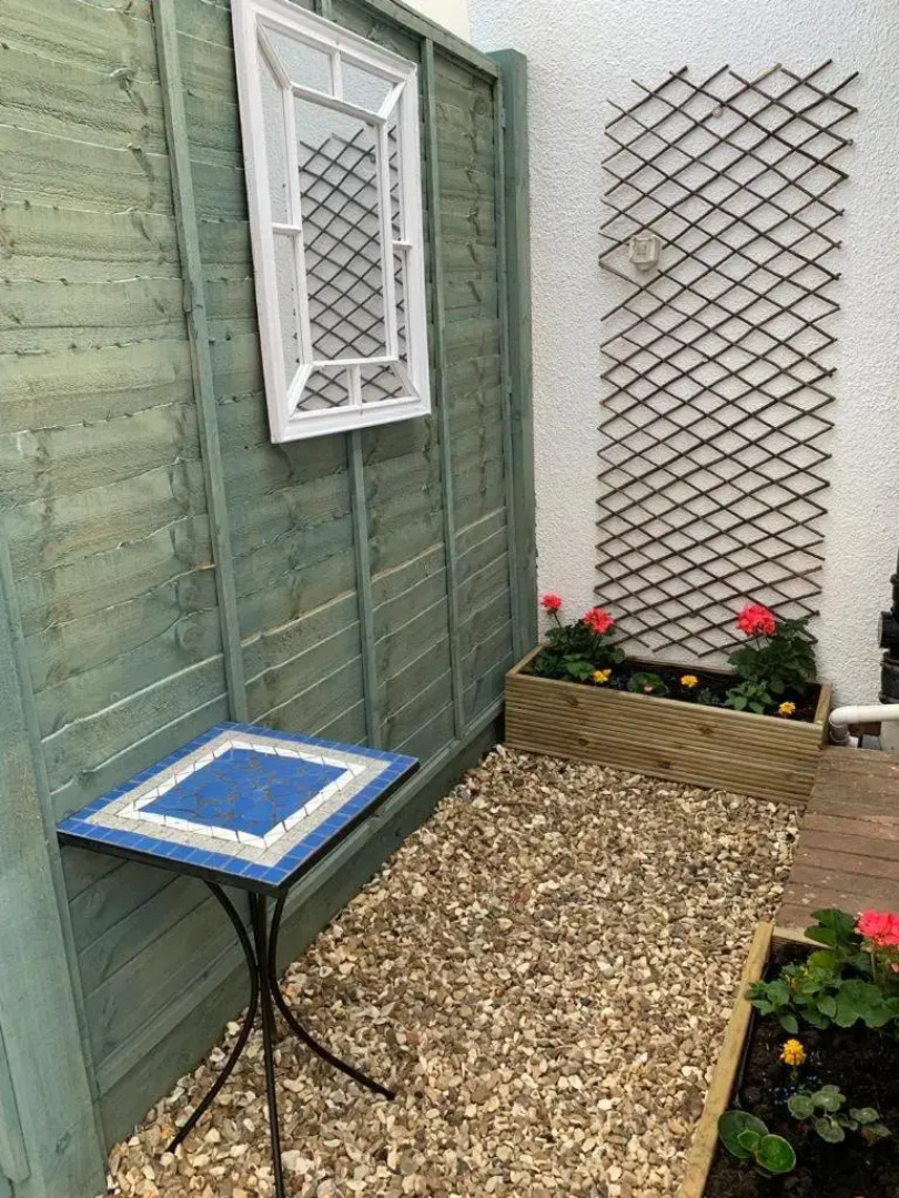 The Beehive - Self Contained Studio by the Sea (Adults Only)