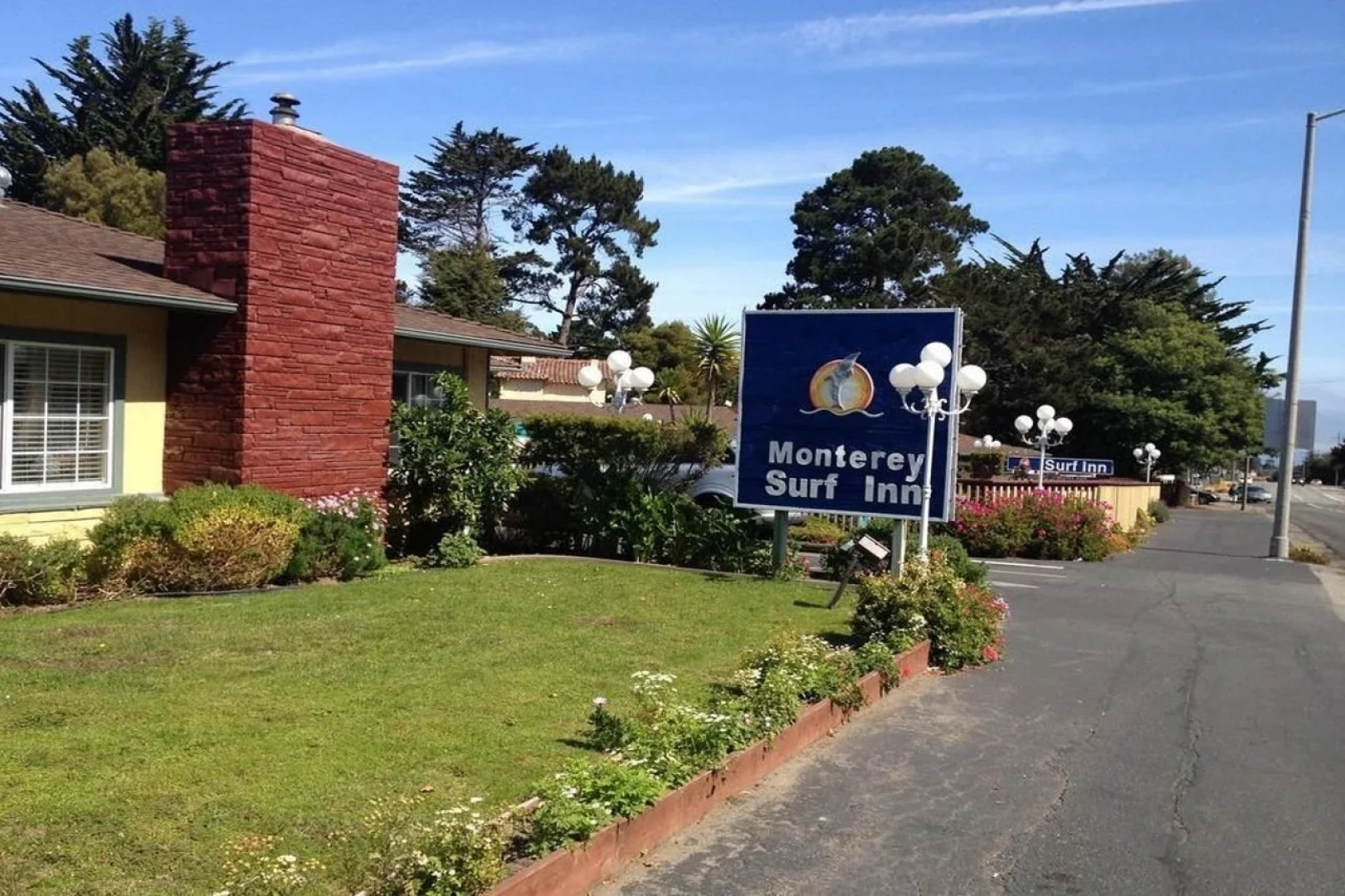 Monterey Surf Inn