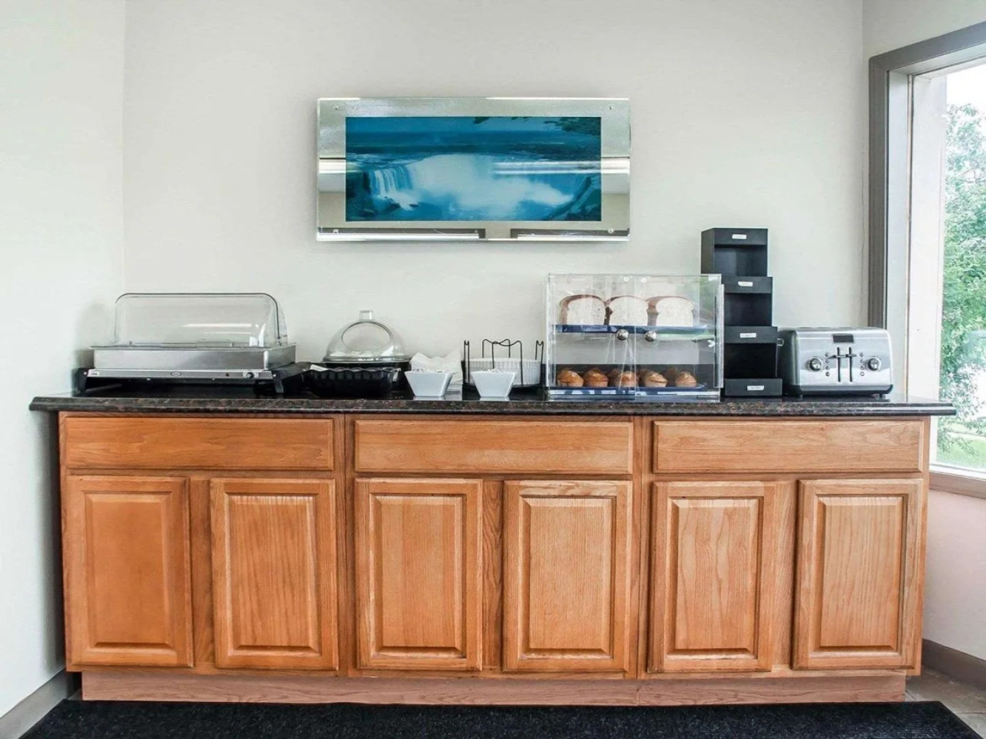 Rodeway Inn & Suites Niagara Falls