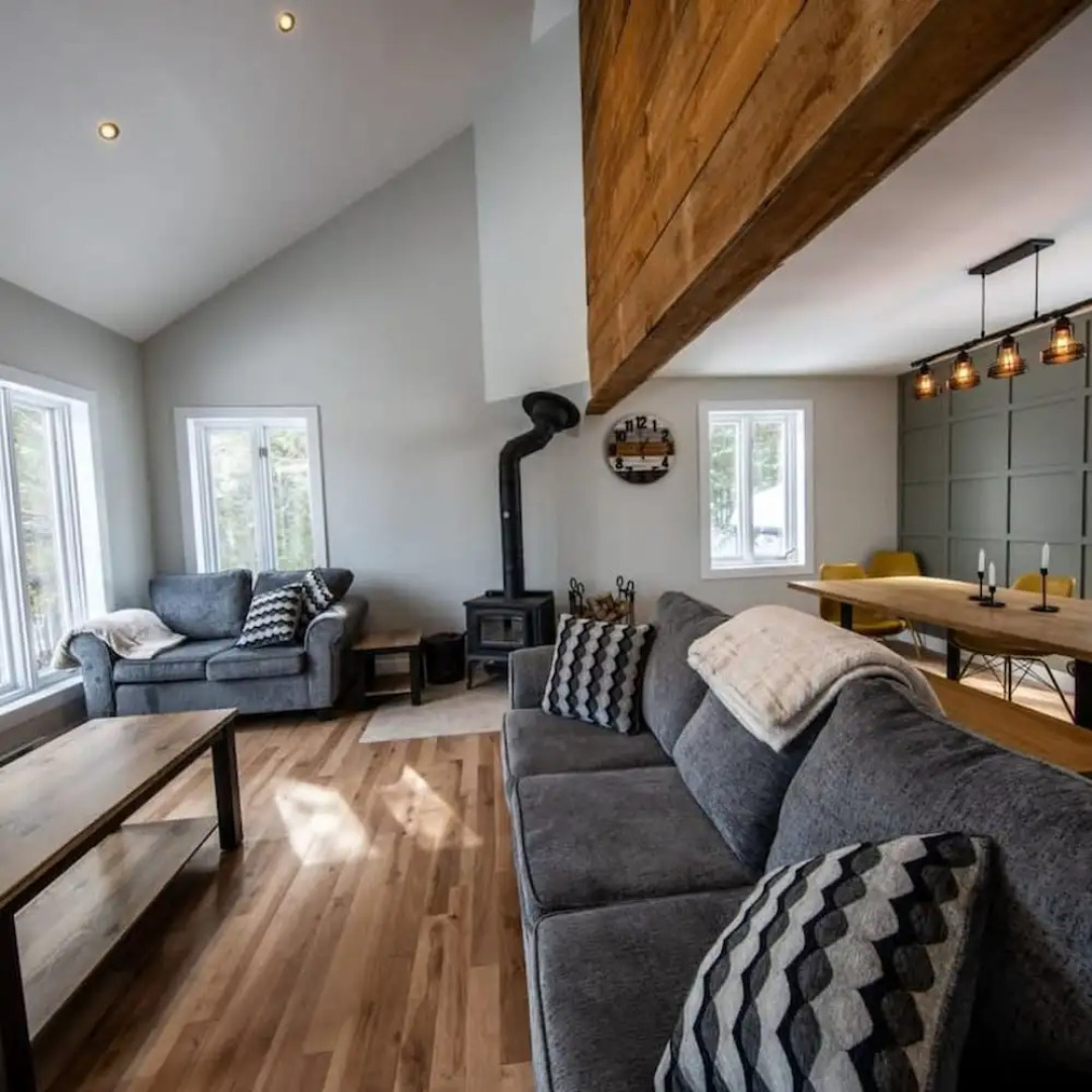 De la Montagne-spa- PET Friendly- Ski in Ski out