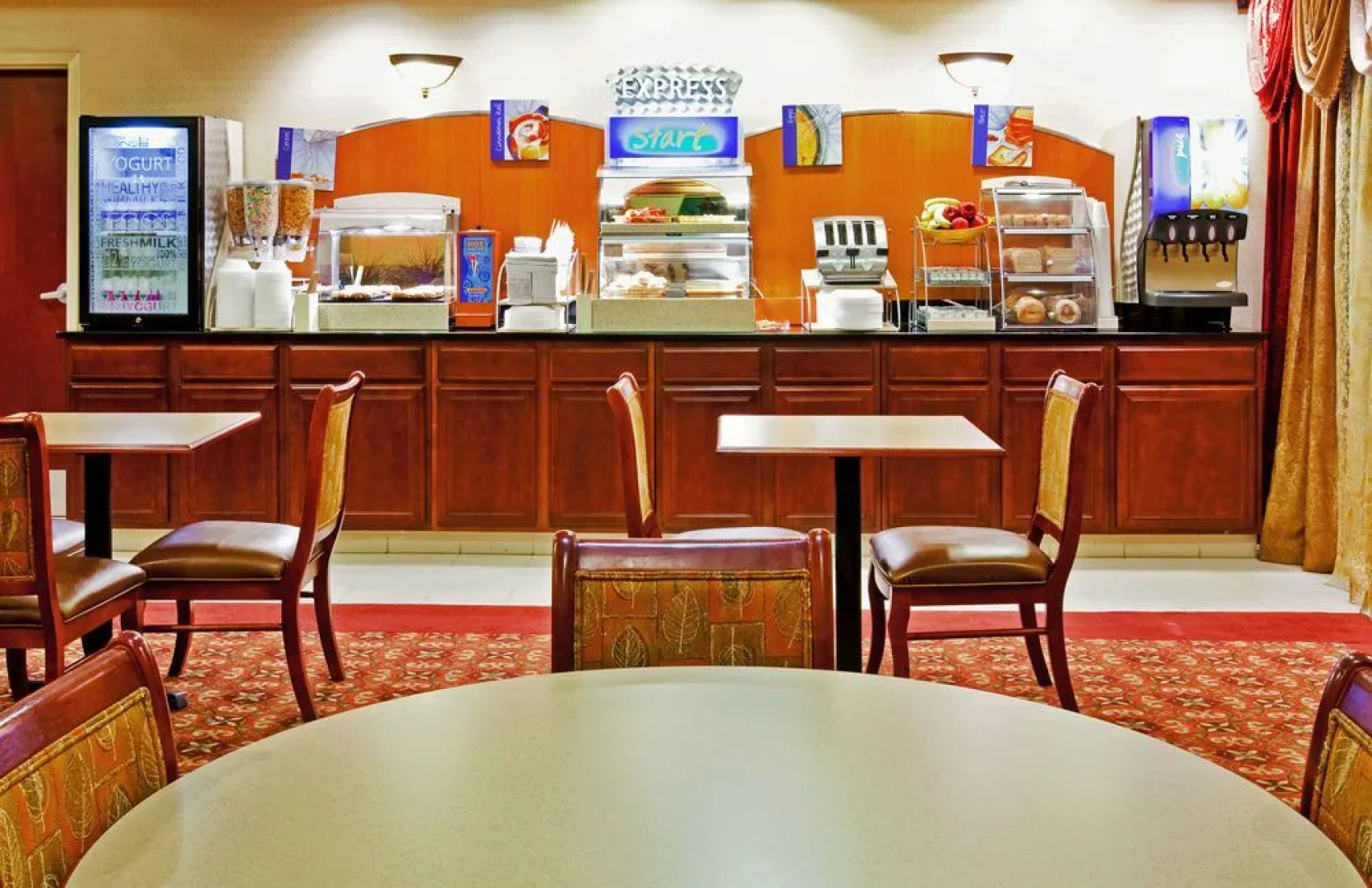 Holiday Inn Express & Suites Dickson by IHG