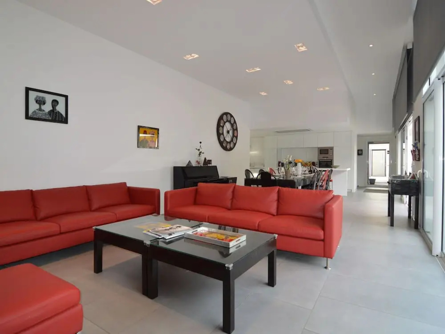 Villa With High-end Kitchen, Jacuzzi & Pool in Longeville sur mer