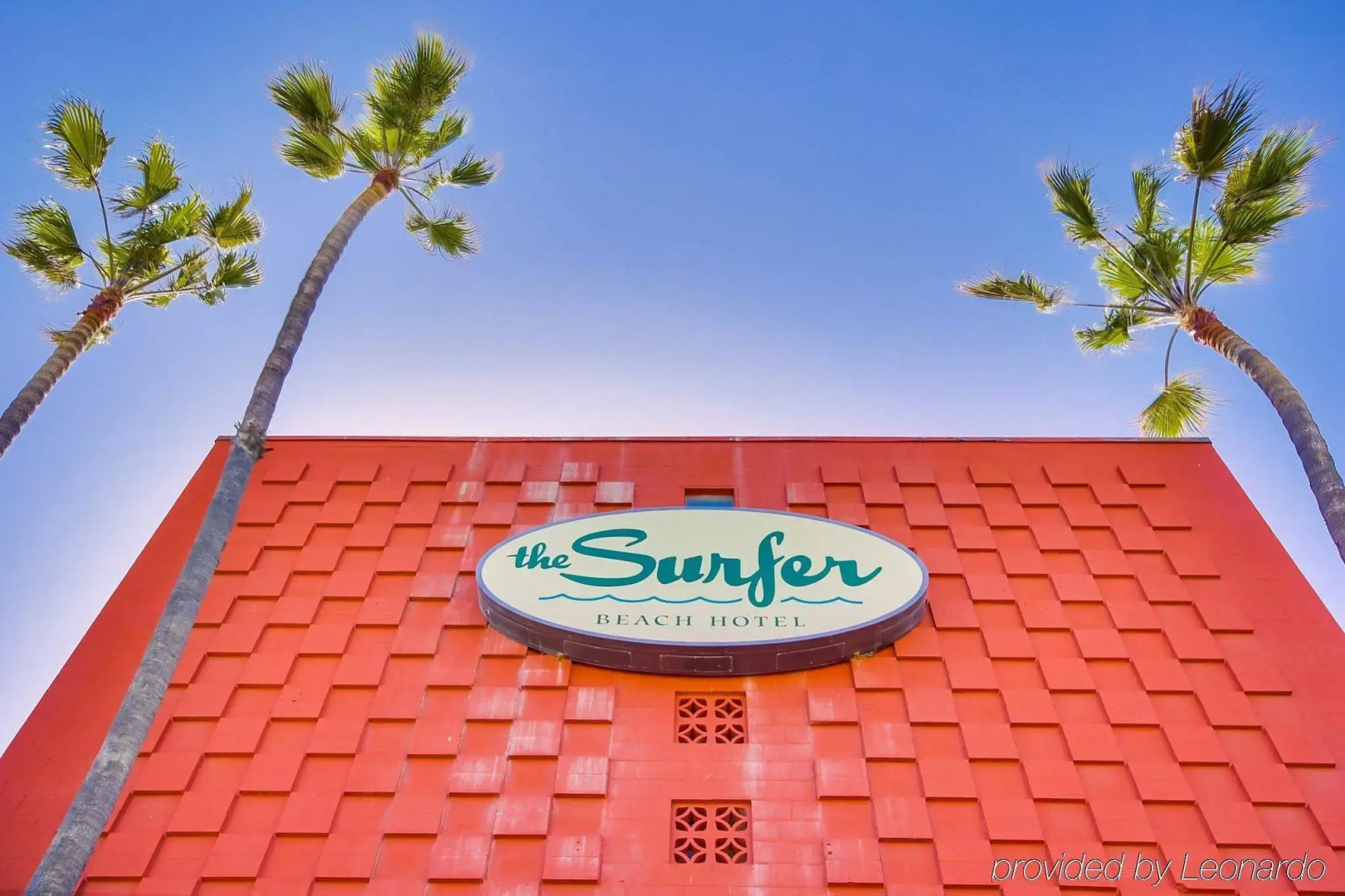 Surfer Beach Hotel