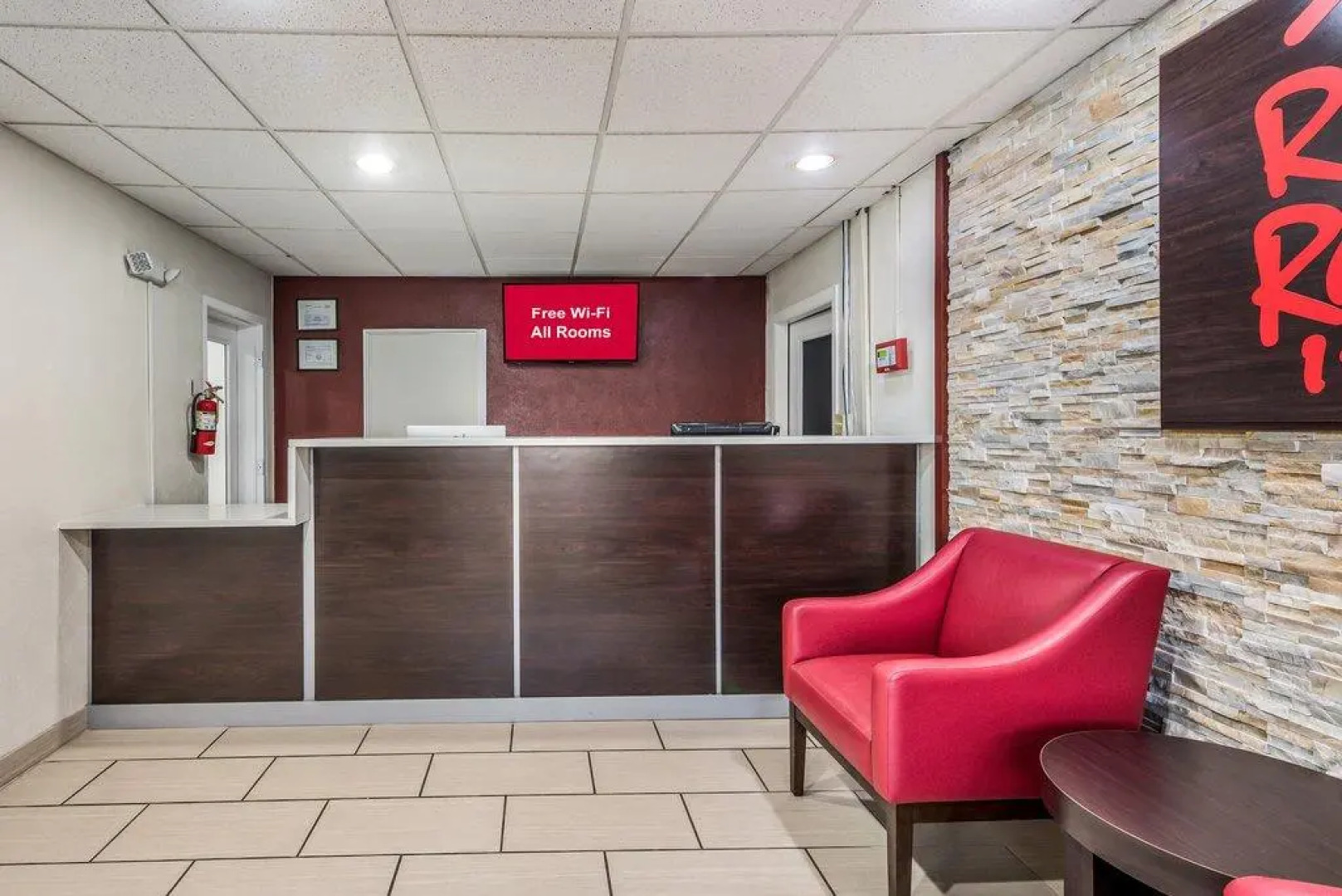 Red Roof Inn & Suites Wapakoneta