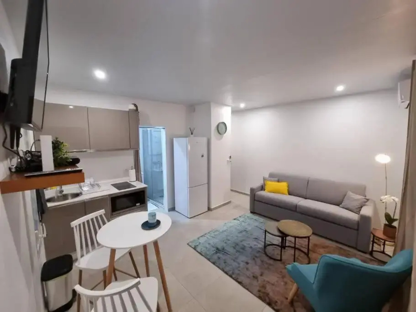 Charmant Studio rénové, 5 min à pied de la plage