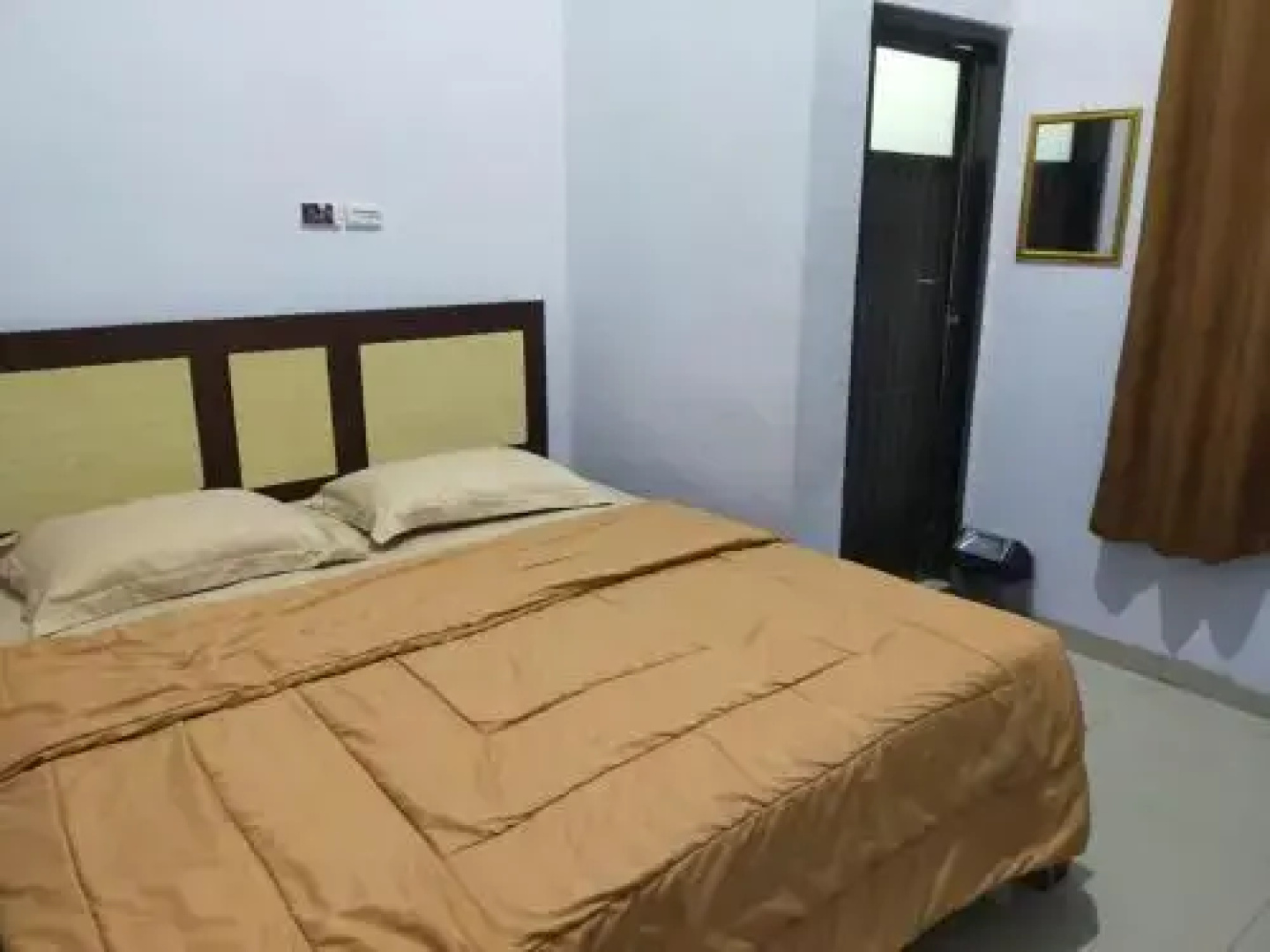 Favour Hotel by Oyo Rooms