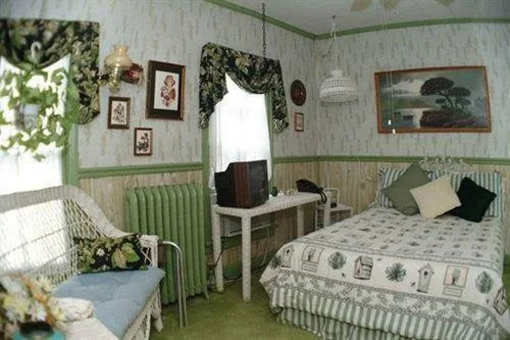 Gelinas Manor Victorian Bed & Breakfast