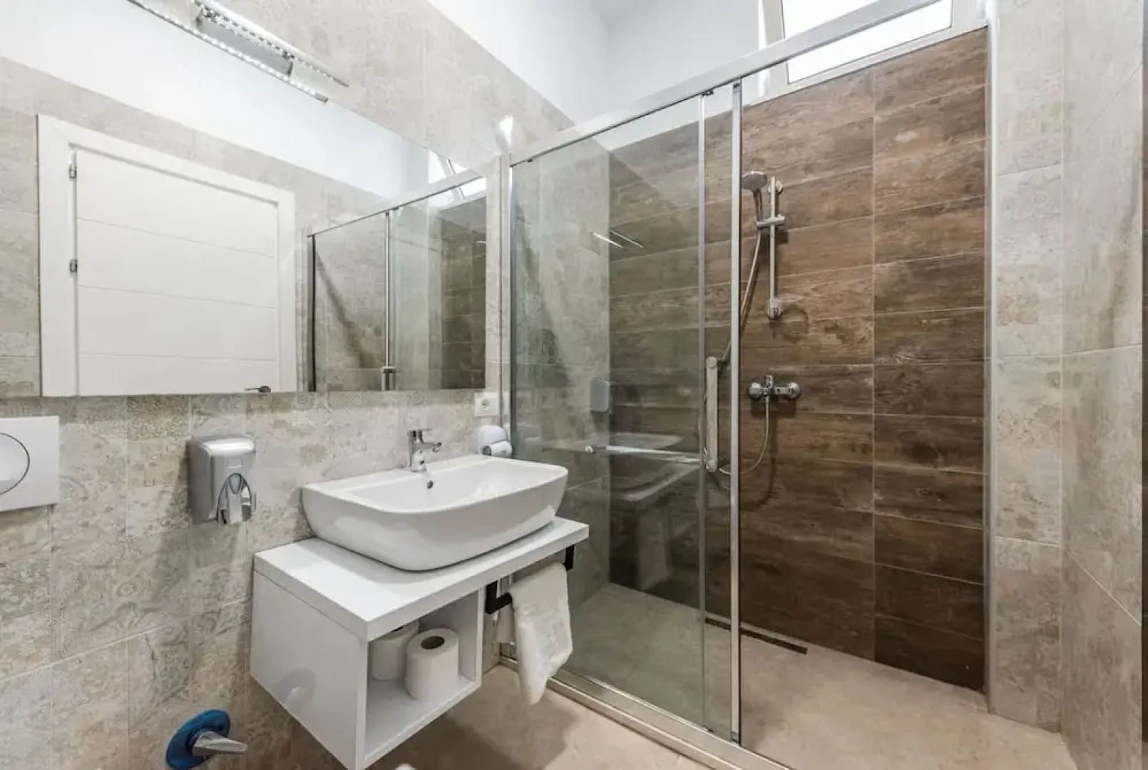 Modern Studio by the Beach - Orkidea