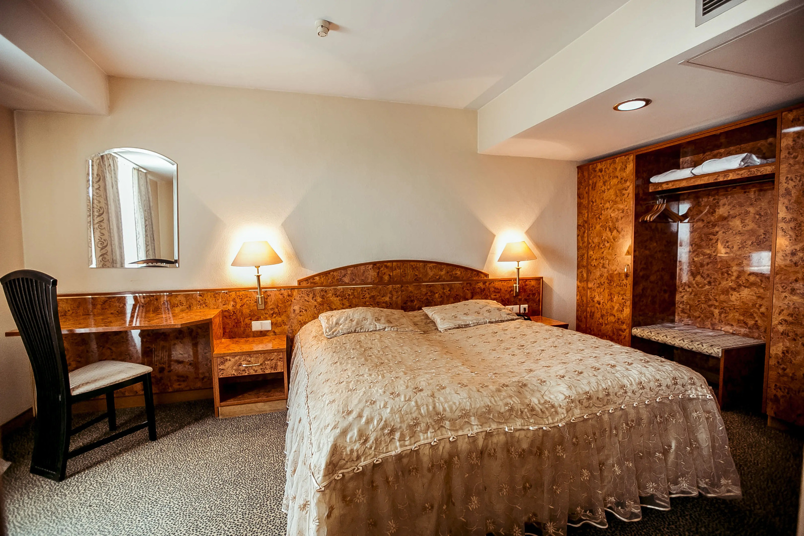 Шодлик Палас