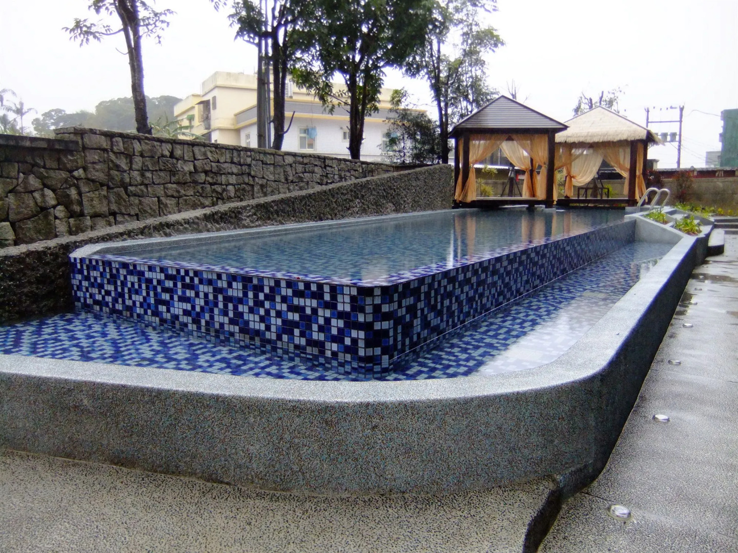 The Loft Seaside Suites