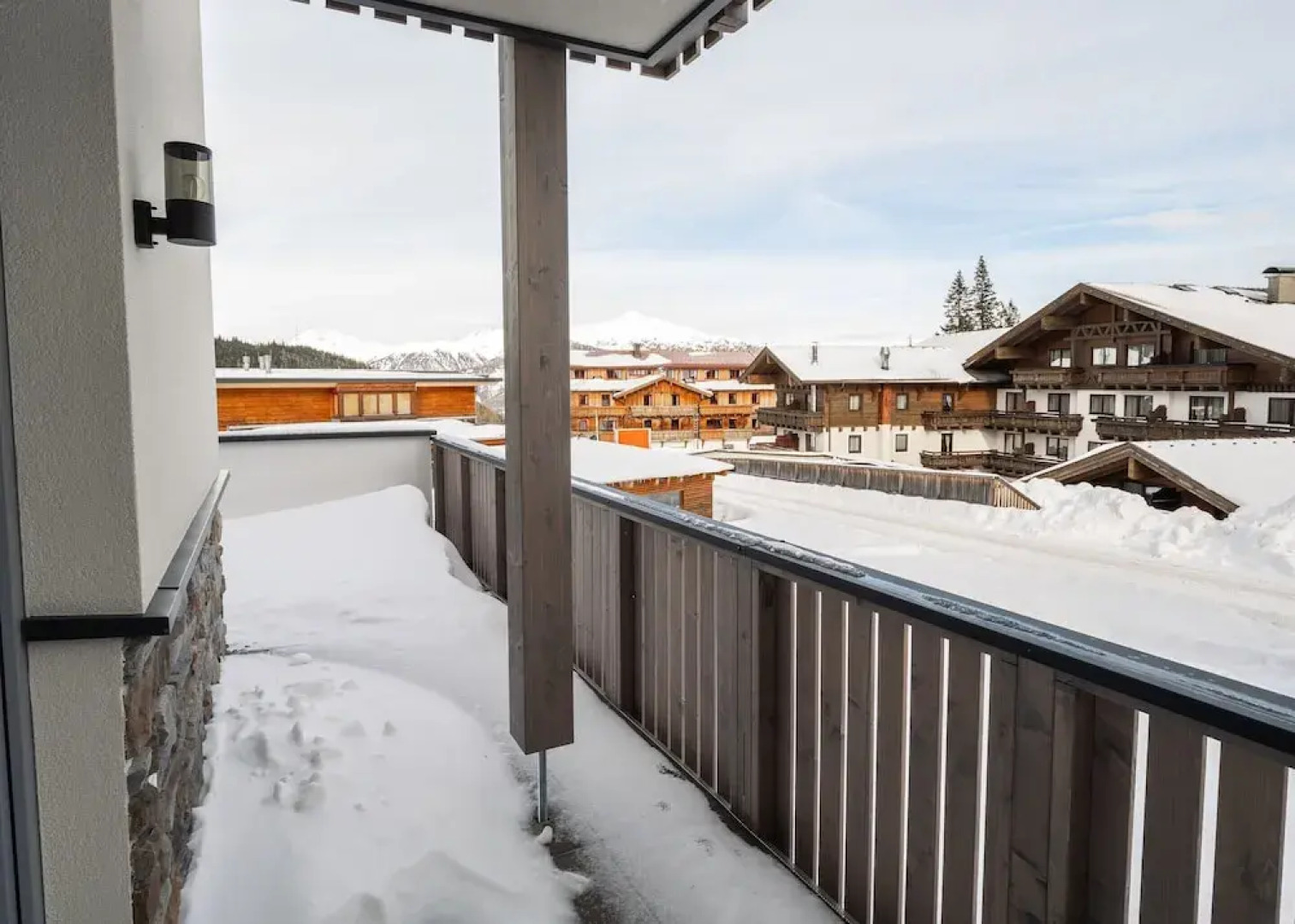 Spacious Apartment With Terrace for 8 Guests