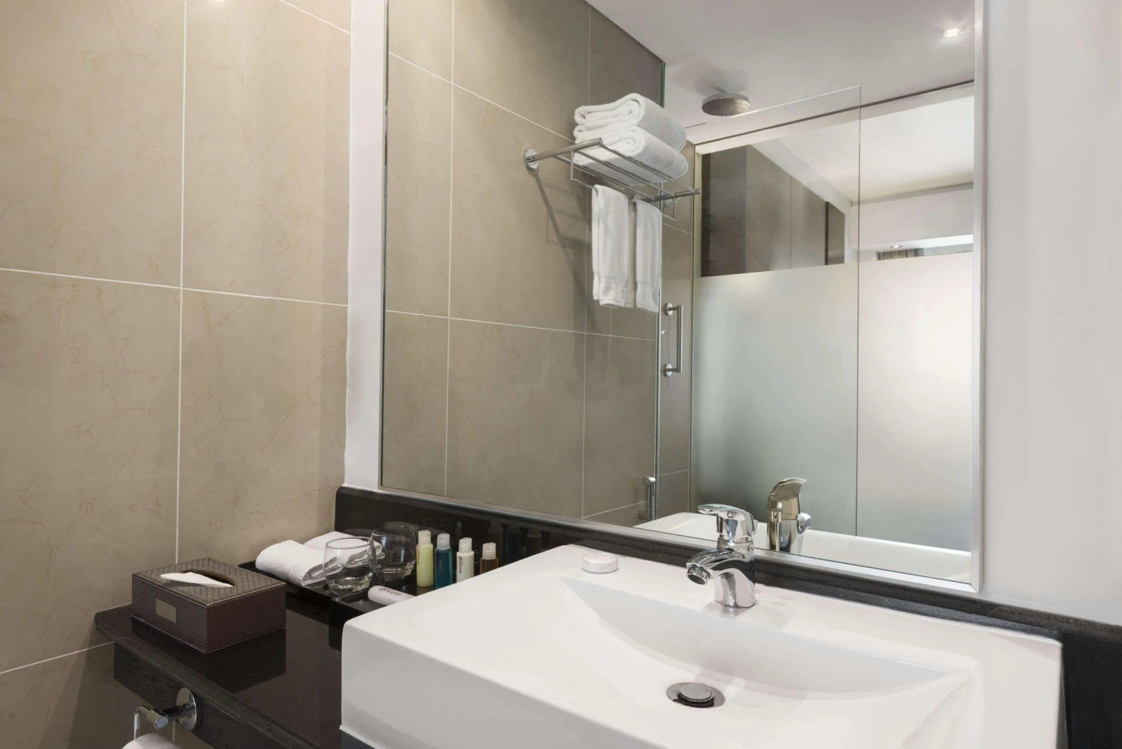 Отель Onomo Dar es Salaam