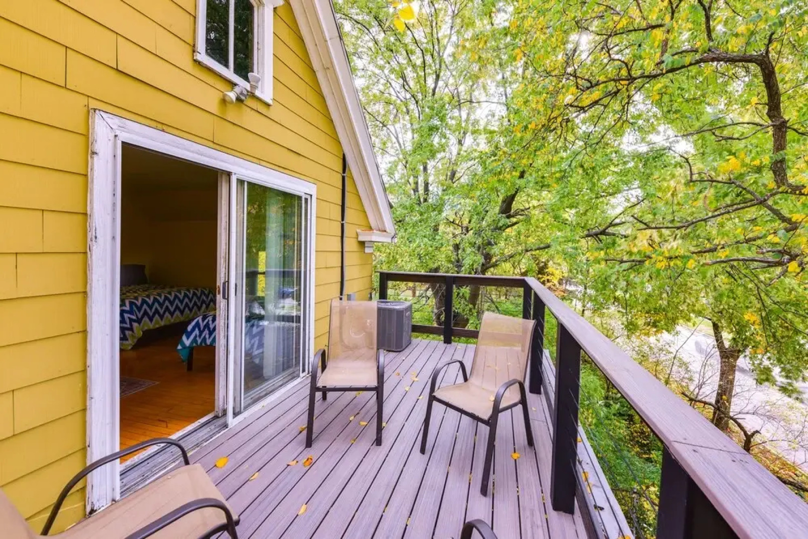 Family-friendly Milwaukee Home w/ Deck Near Uwm!