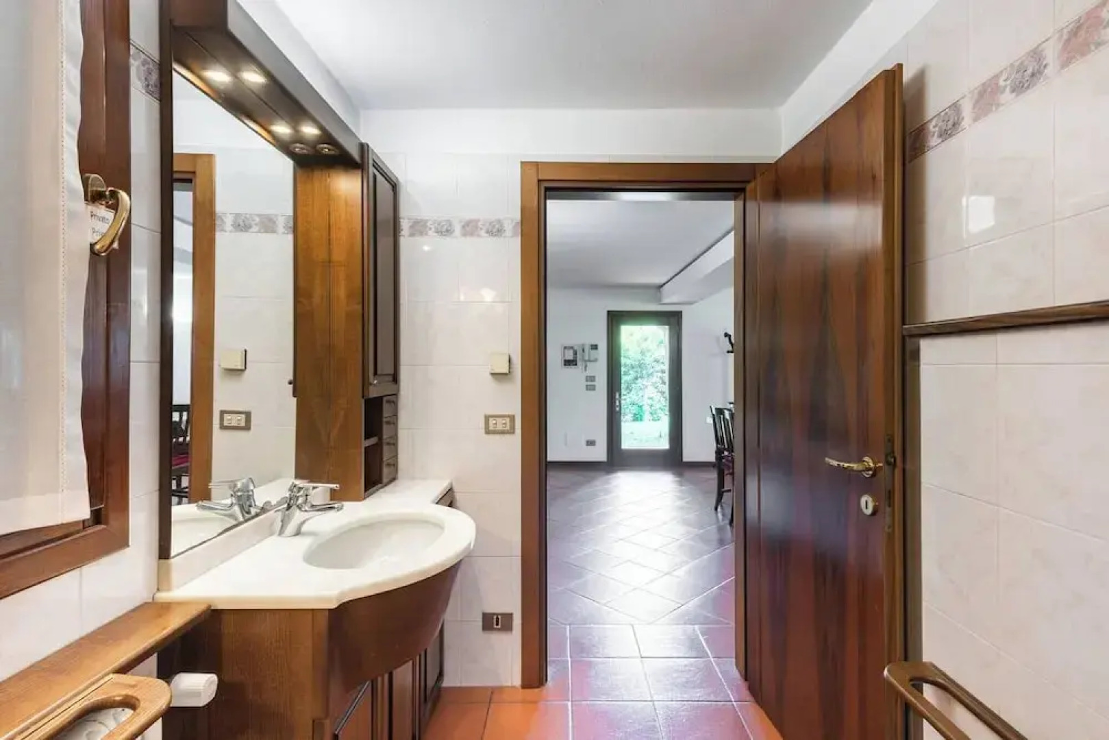 Comfortable House - Garden and Parking