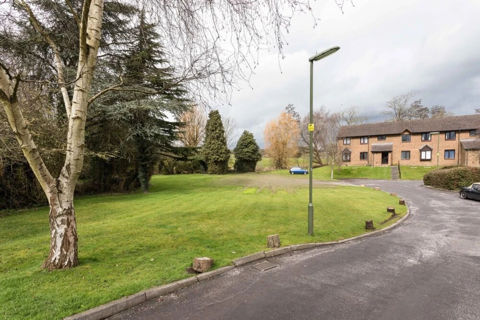 Park View- Close to East Surrey Hospital- Self Contained 2 bed