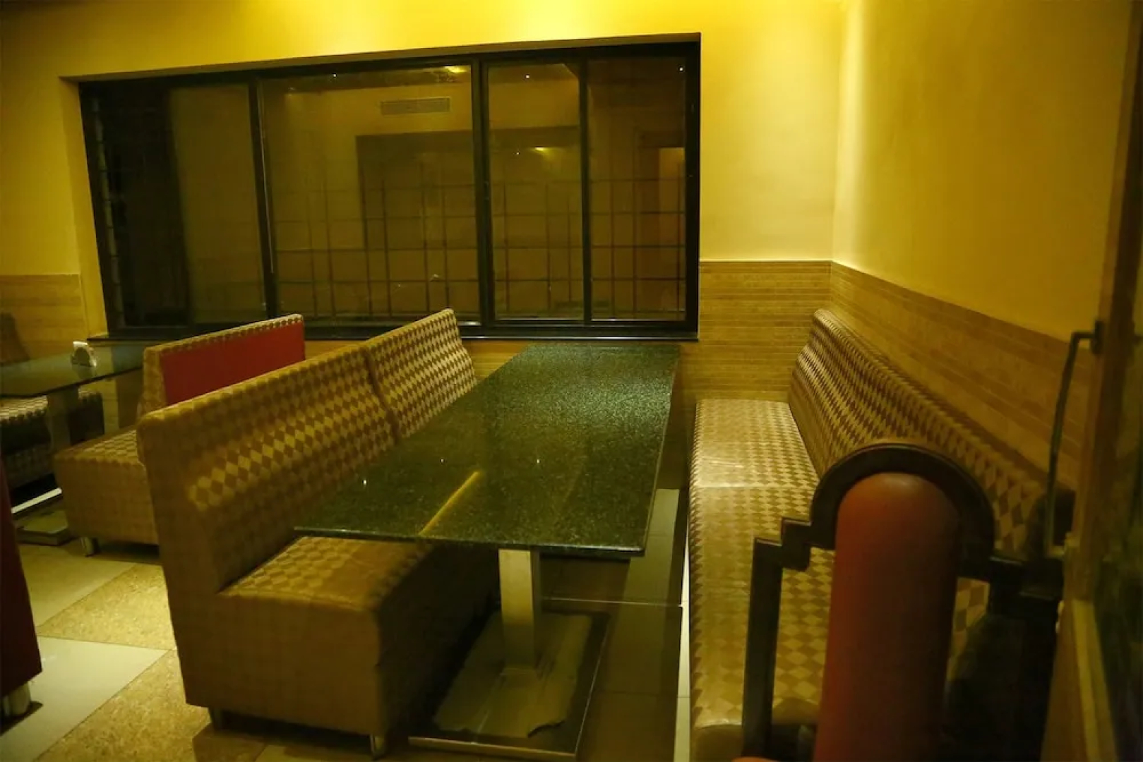 Iroomz Hotel Pawan