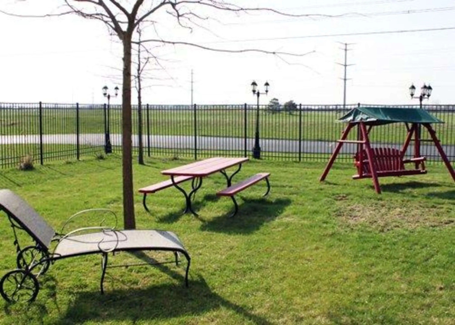 Econo Lodge Inn & Suites Monroe