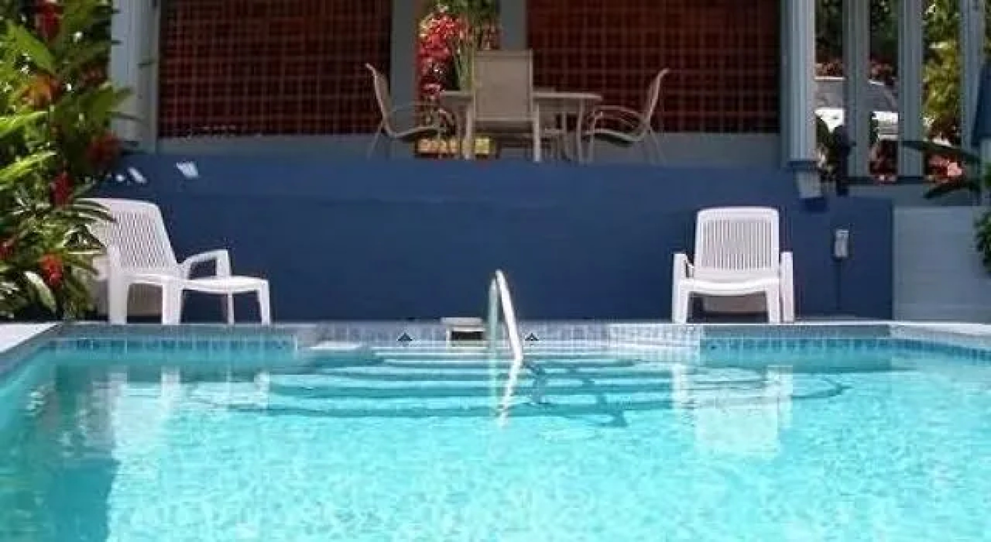 Fond Bay Suites Hotel