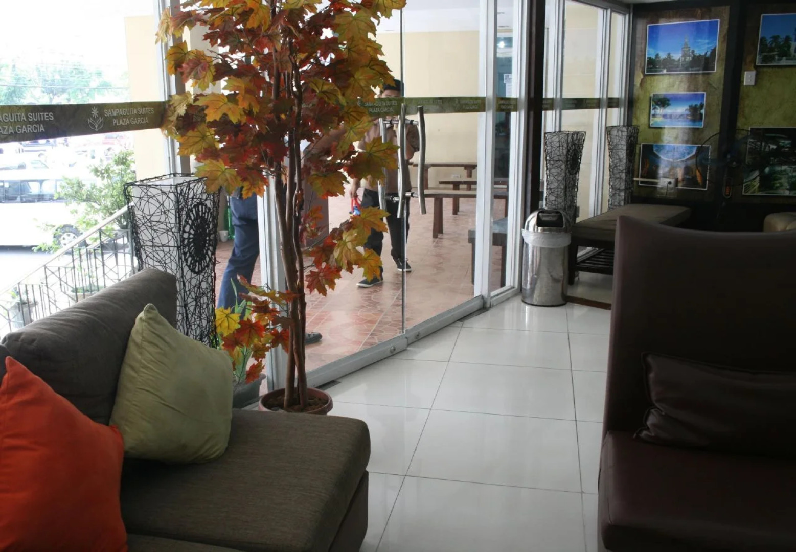 Sampaguita Suites Plaza Garcia