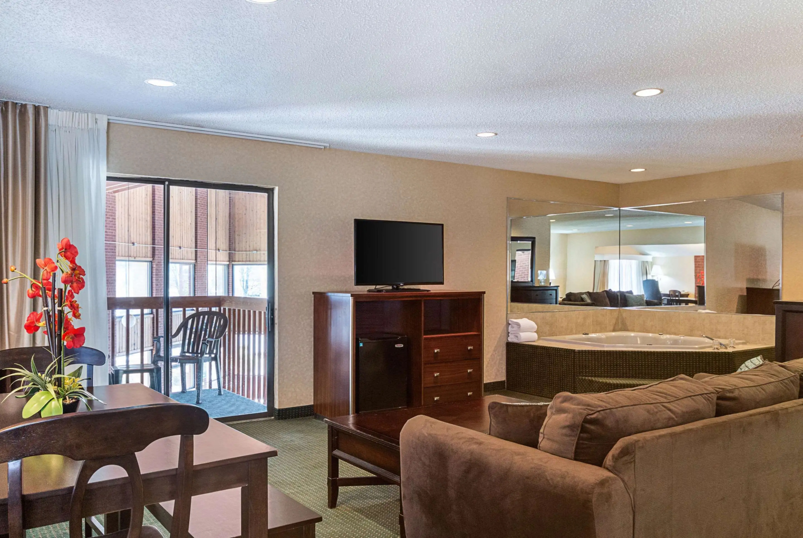 Quality Inn Parkersburg North - Vienna
