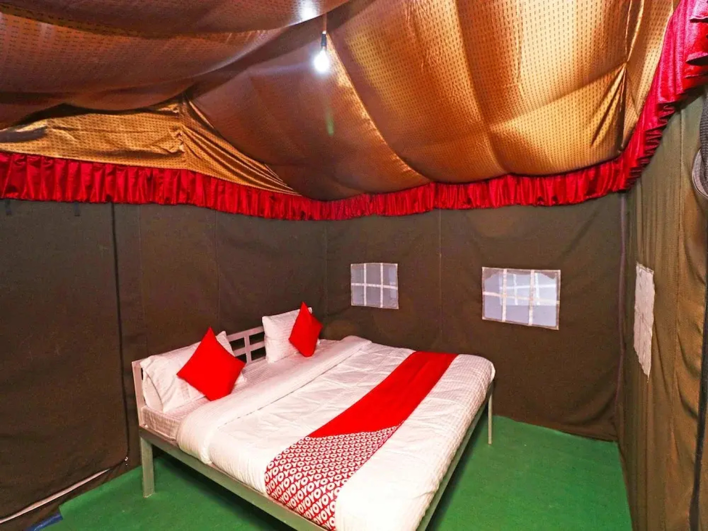 Yoyo Moonlight By OYO Rooms