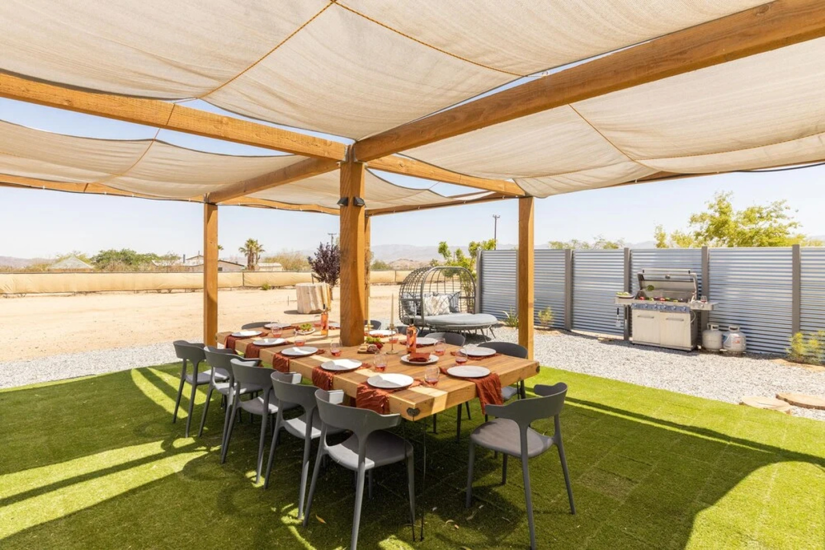 Lost Horse by Avantstay Desert Oasis w/ Mini Pool, Outdoor Entertainers Area & Huge Game Room!