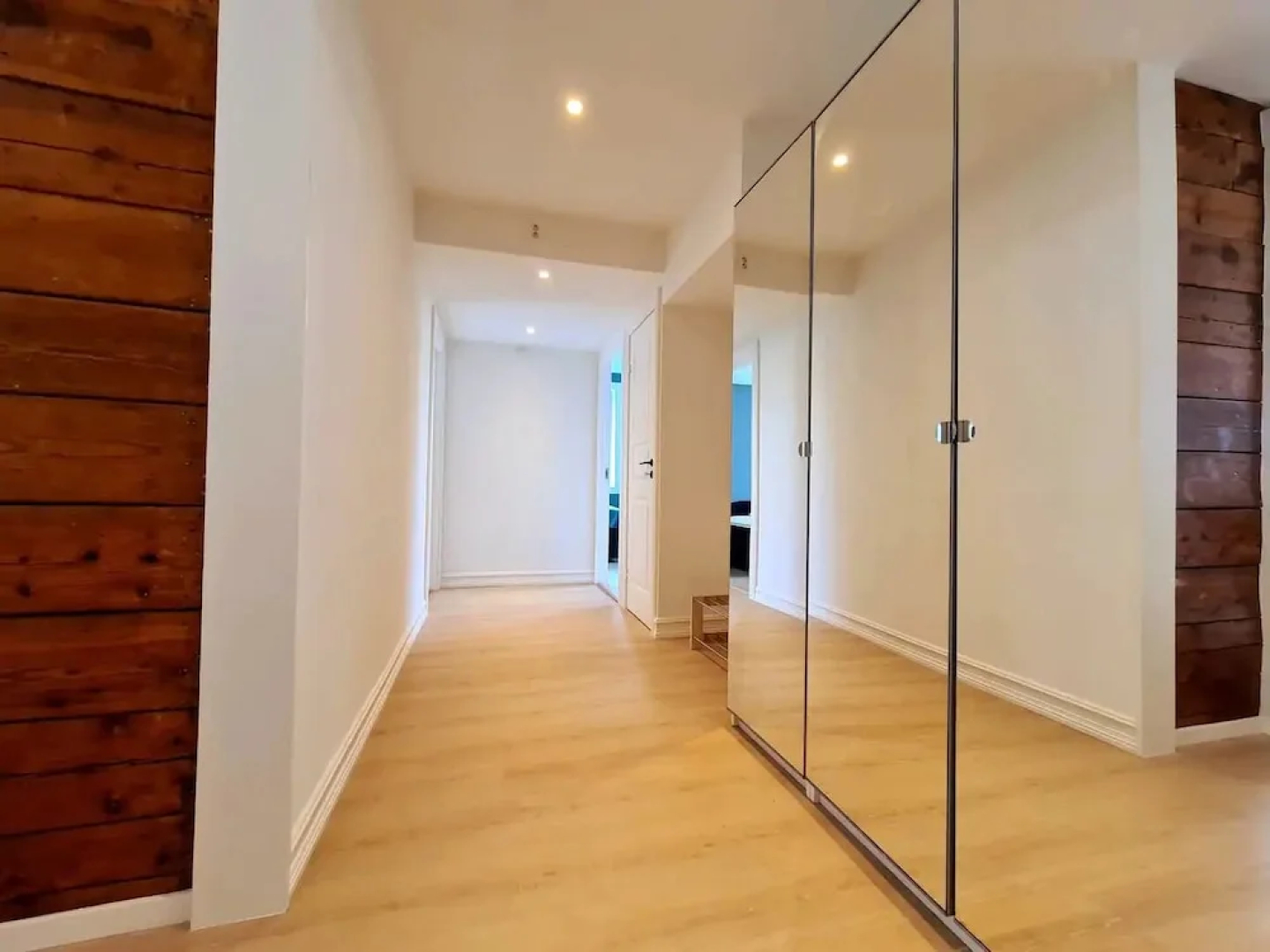 Bright And Modern Apartment Near Center, 85 M2, Fully Equipped, Free Parking
