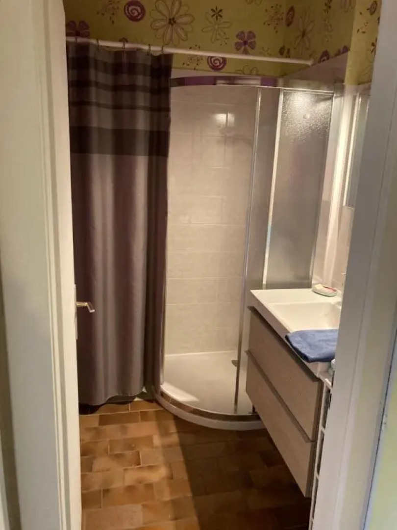 Vaste appartement douillet au cœur de la ville du cristal