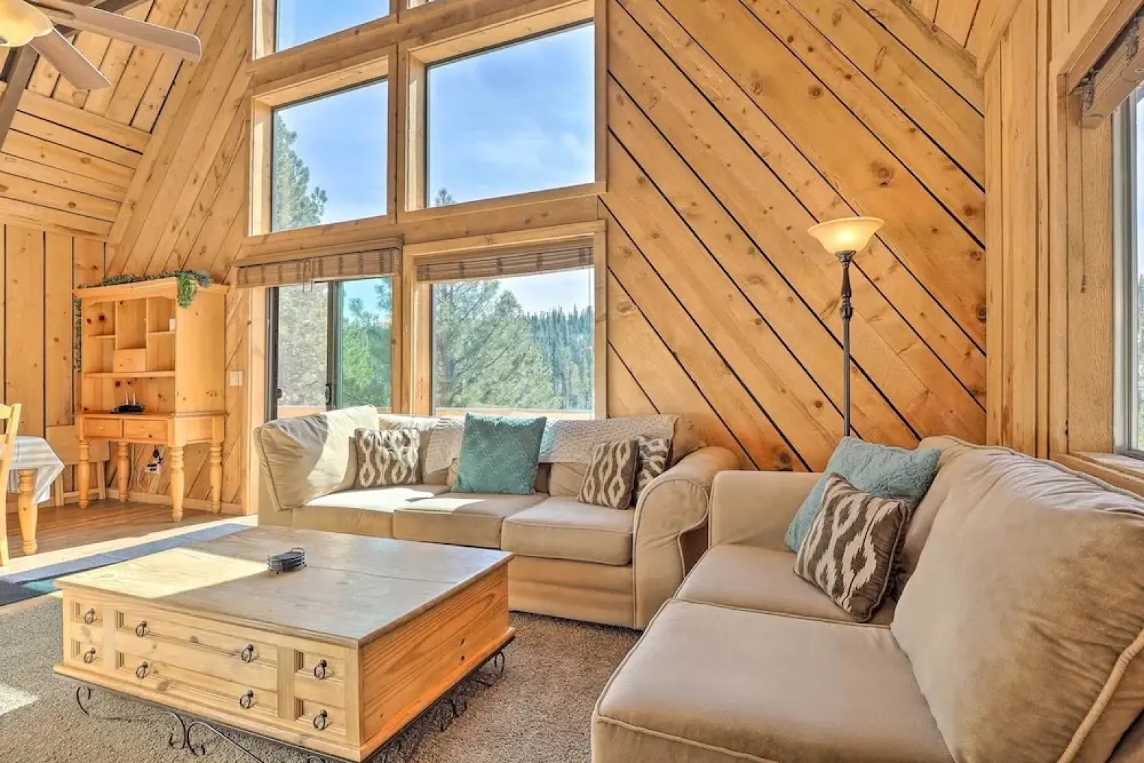 Pet-friendly Duck Creek Village Cabin w/ Fire Pit!