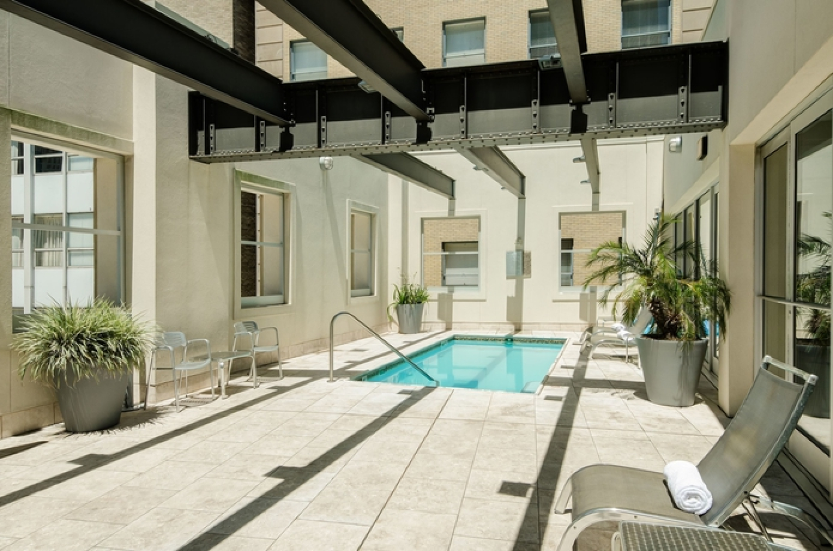 Common Street Apartment by Stay Alfred