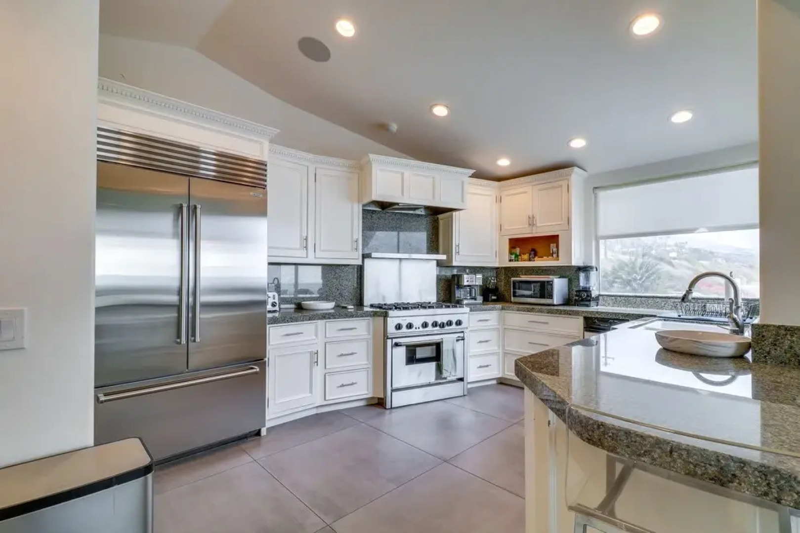 Oceanfront Apartment in Malibu w/ Beach Access!