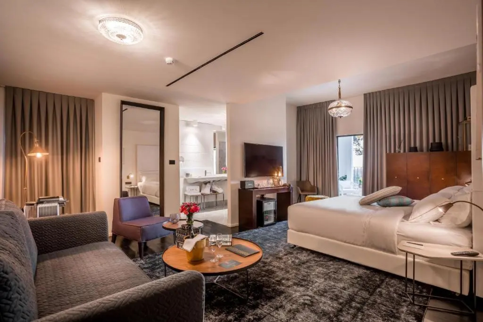 Lear Sense - Experience Luxury Hotel