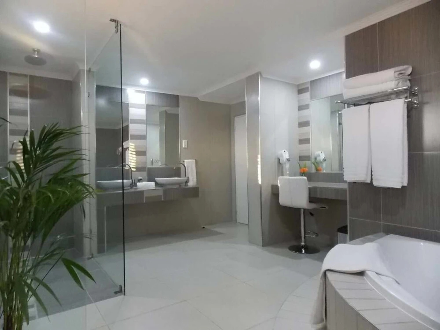 Route 511 Guest House
