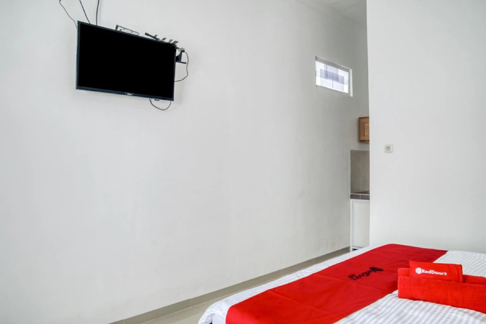 RedDoorz near Exit Toll Bogor