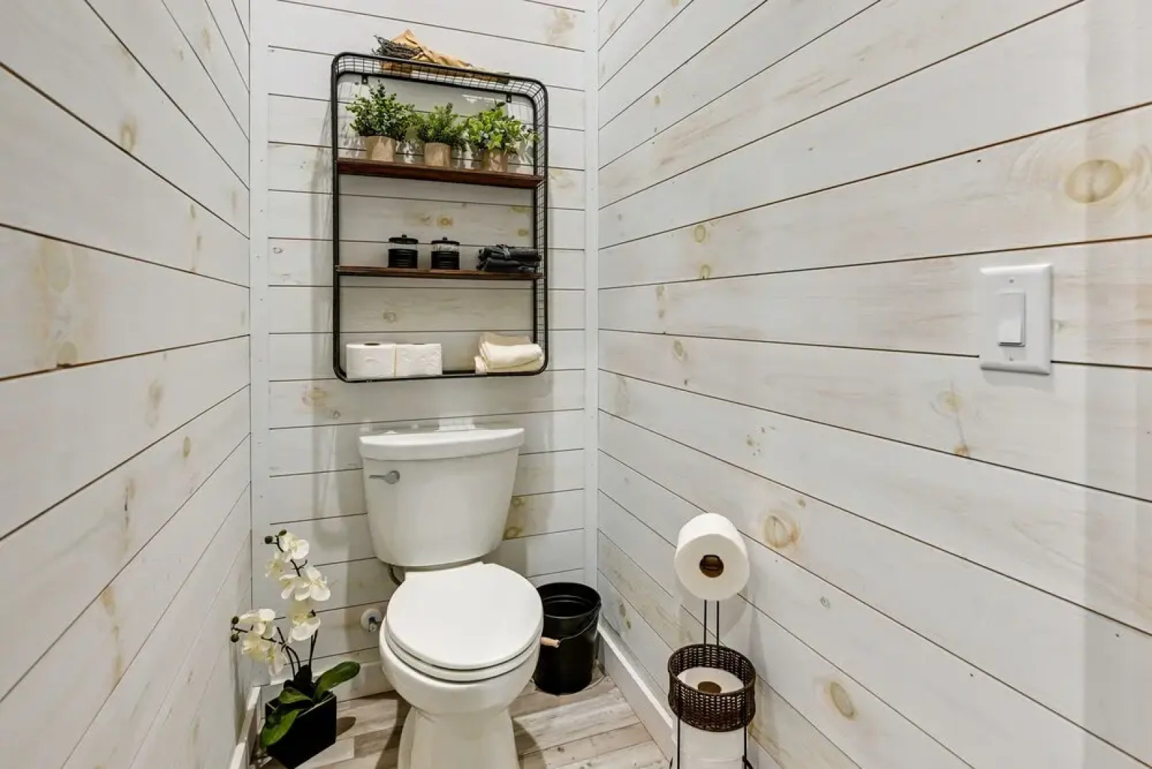 Cullowhee Cabin w/ Hot Tub, 3 Mi to Lake Glenville