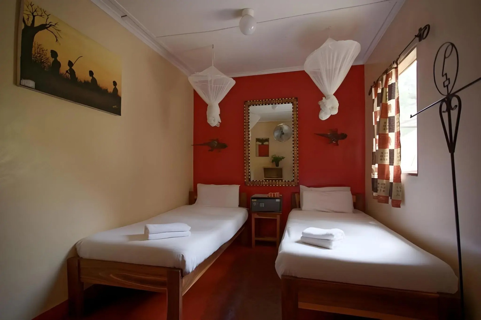 Jollyboys Backpackers