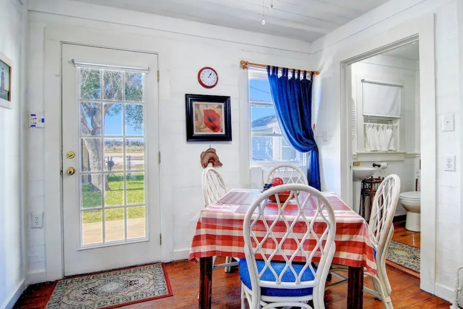 Joys Beach 1 Bedroom Cottage by RedAwning
