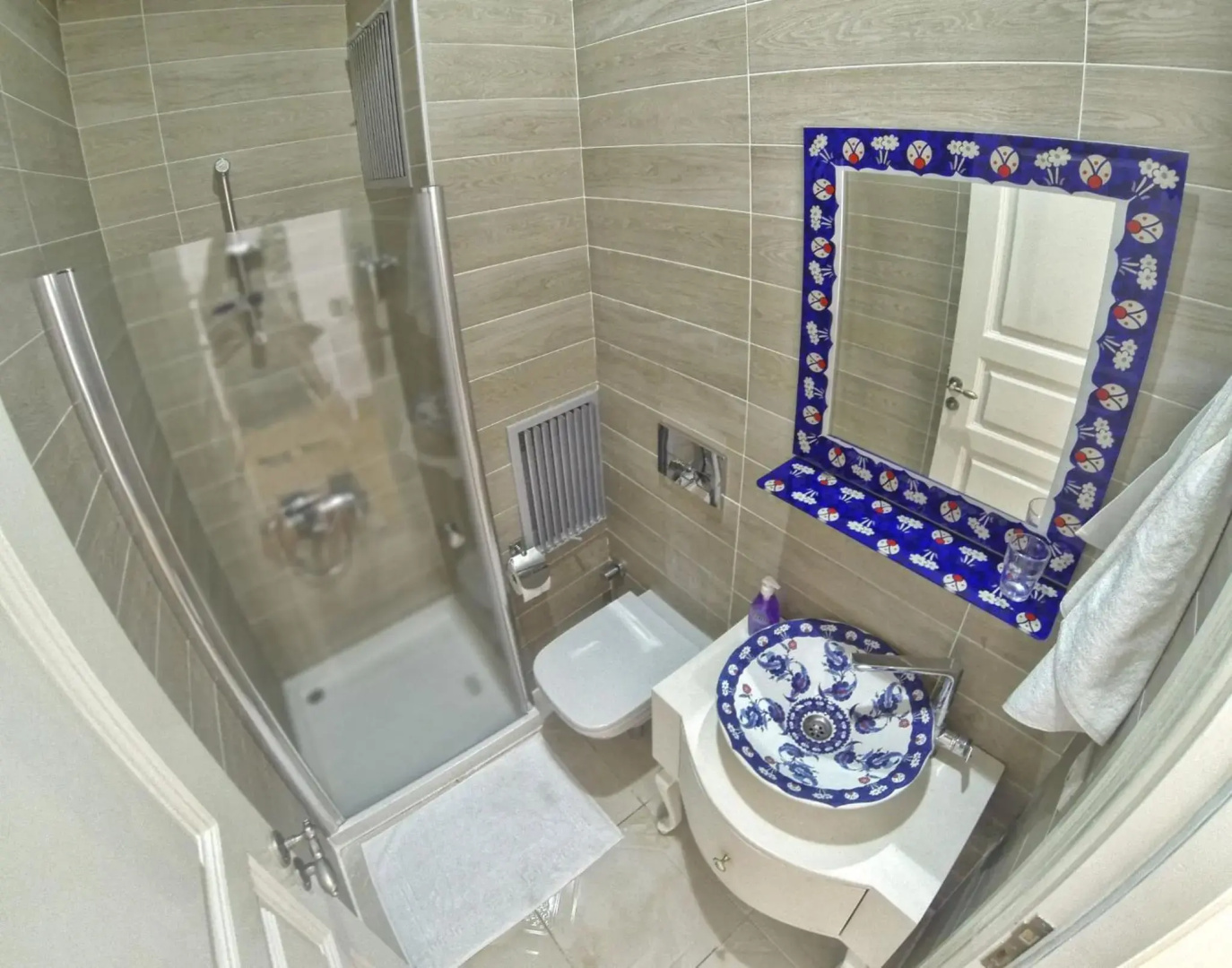 Regency World Suite