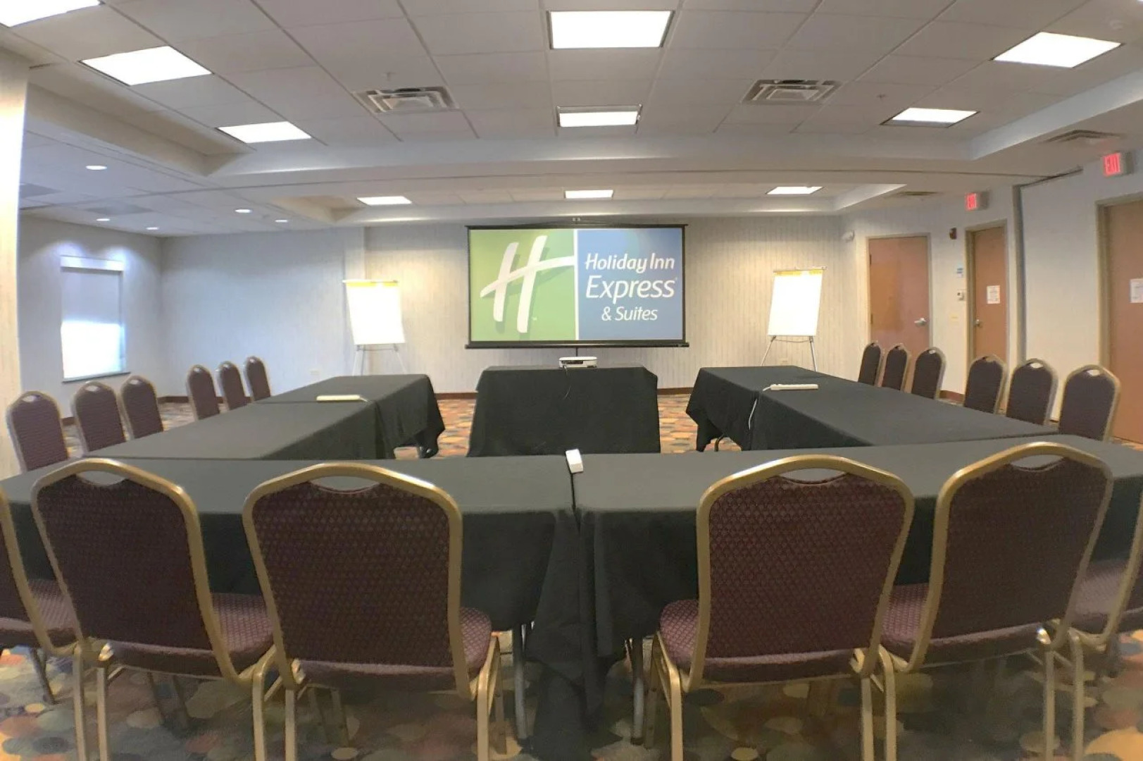 Holiday Inn Express & Suites Waukegan by IHG