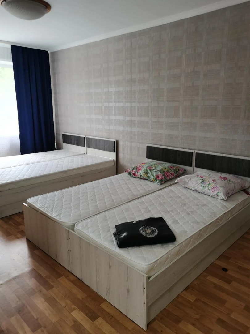 Сутки как дома на Сафьяновых, 1