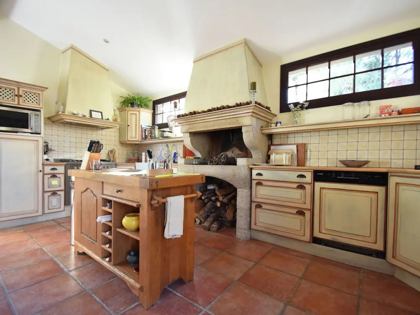 Luxury villa in Preixan with a view of Carcassonne