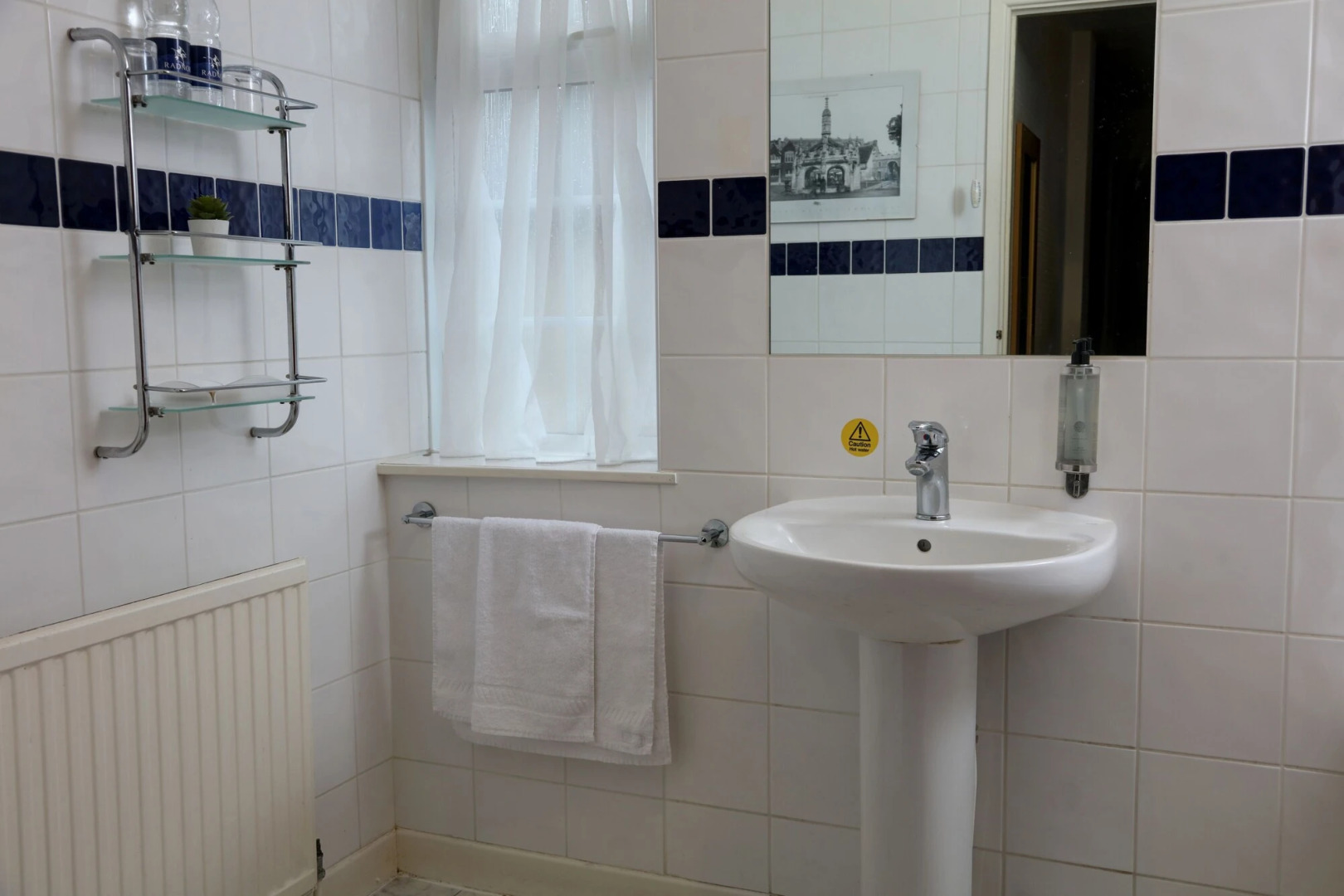 Pettifers Freehouse Hotel