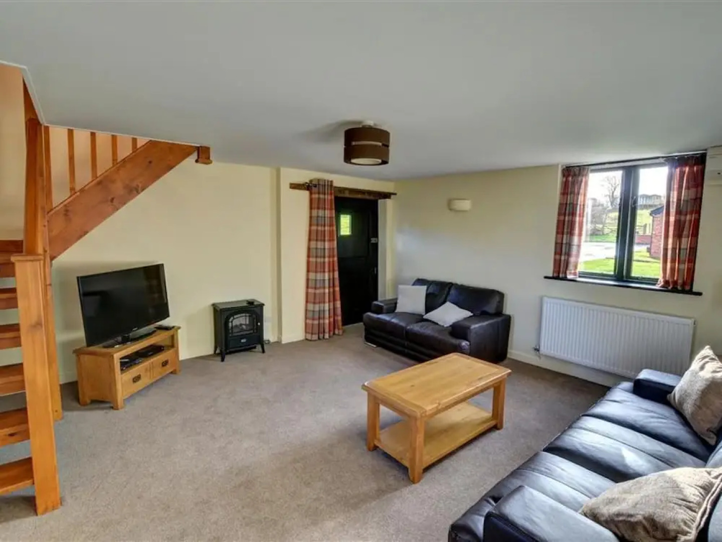 Quaint Holiday Home in South Wales With Sunny Gardens