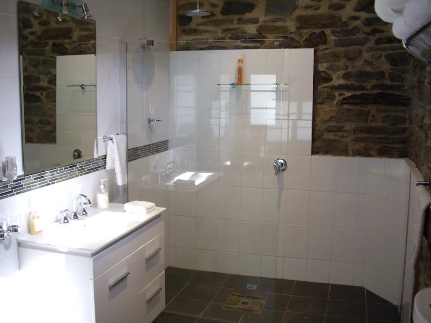 1860 Wine Country Cottages